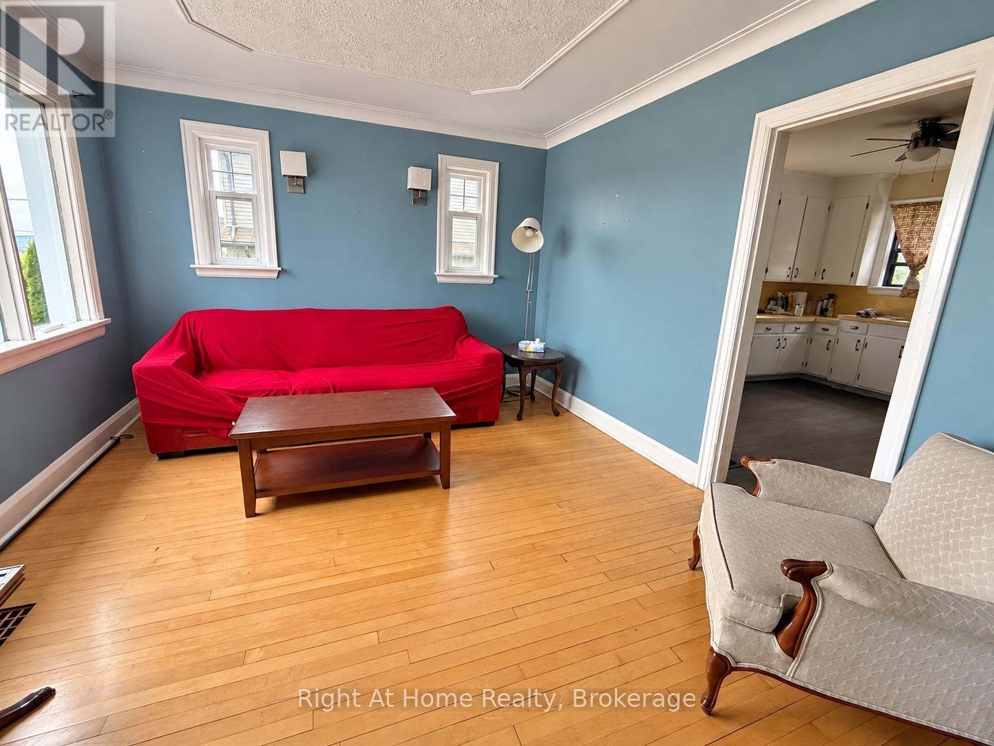 28 DIXON STREET - 9