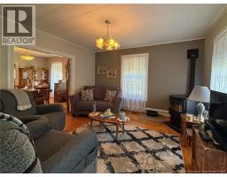 Enclosed porch - 1909 Route 776, Grand Manan, NB E5G3H1 Photo 7