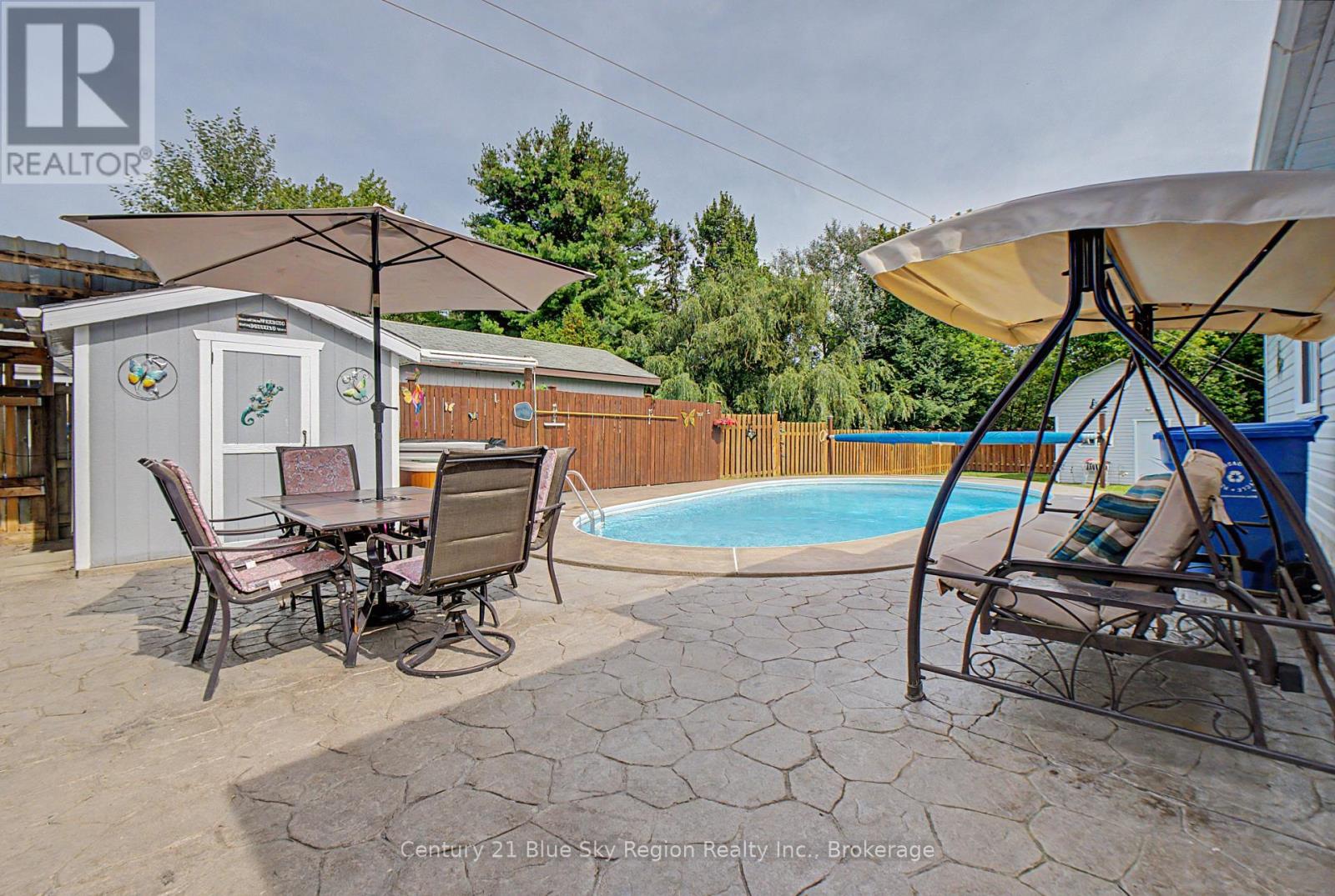 108 TWEEDSMUIR DRIVE - Image 32