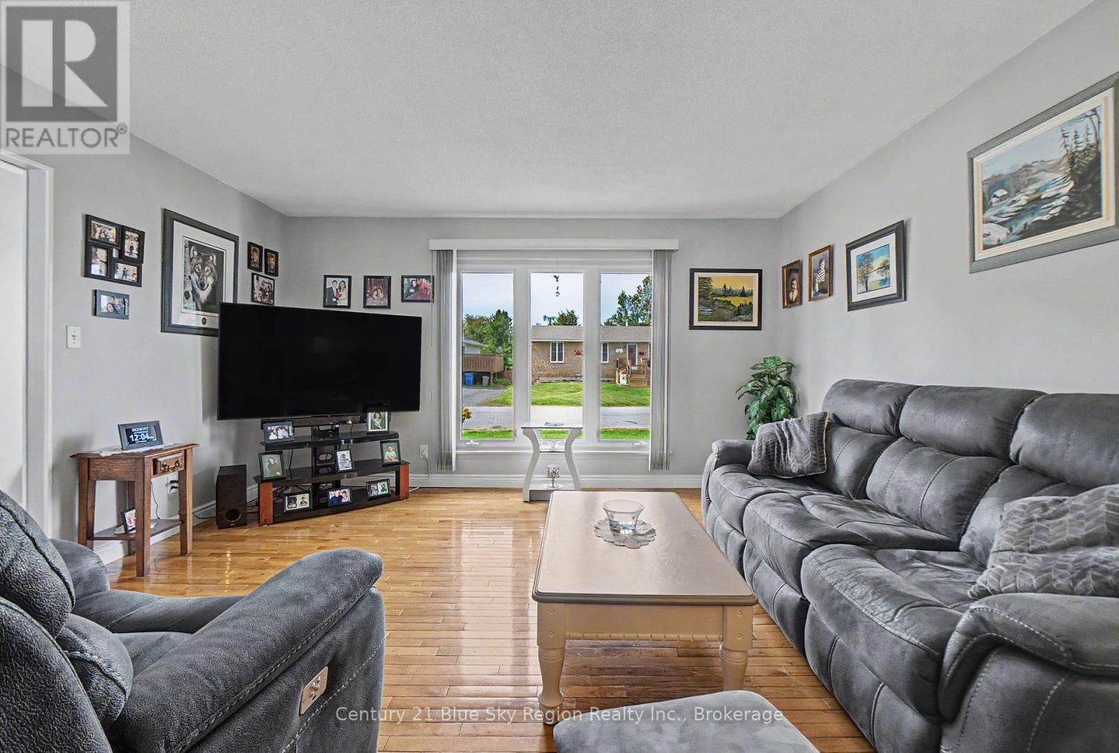 108 TWEEDSMUIR DRIVE, North Bay (Ferris) — photo 8