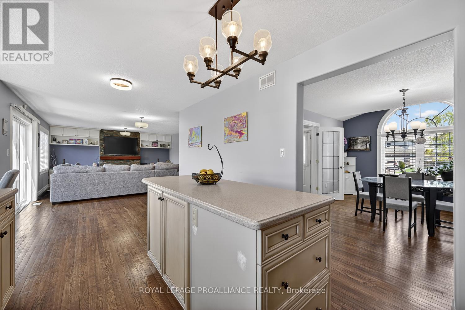 1014 CRESTWOOD DRIVE - 12