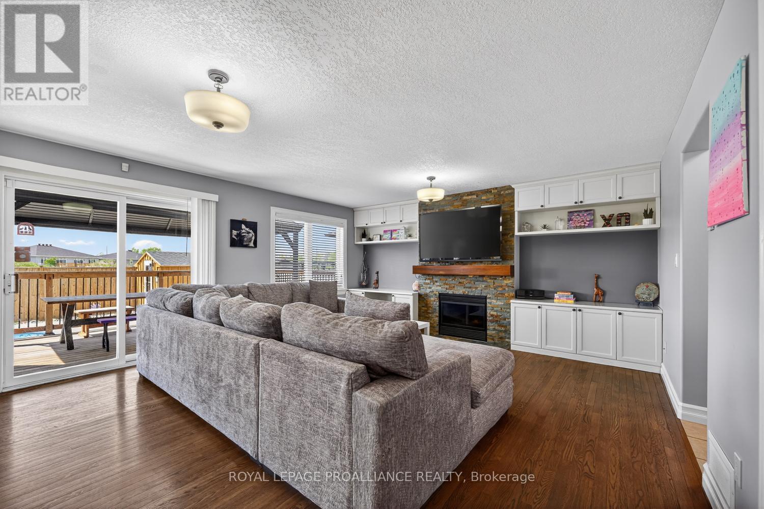 1014 CRESTWOOD DRIVE - 14