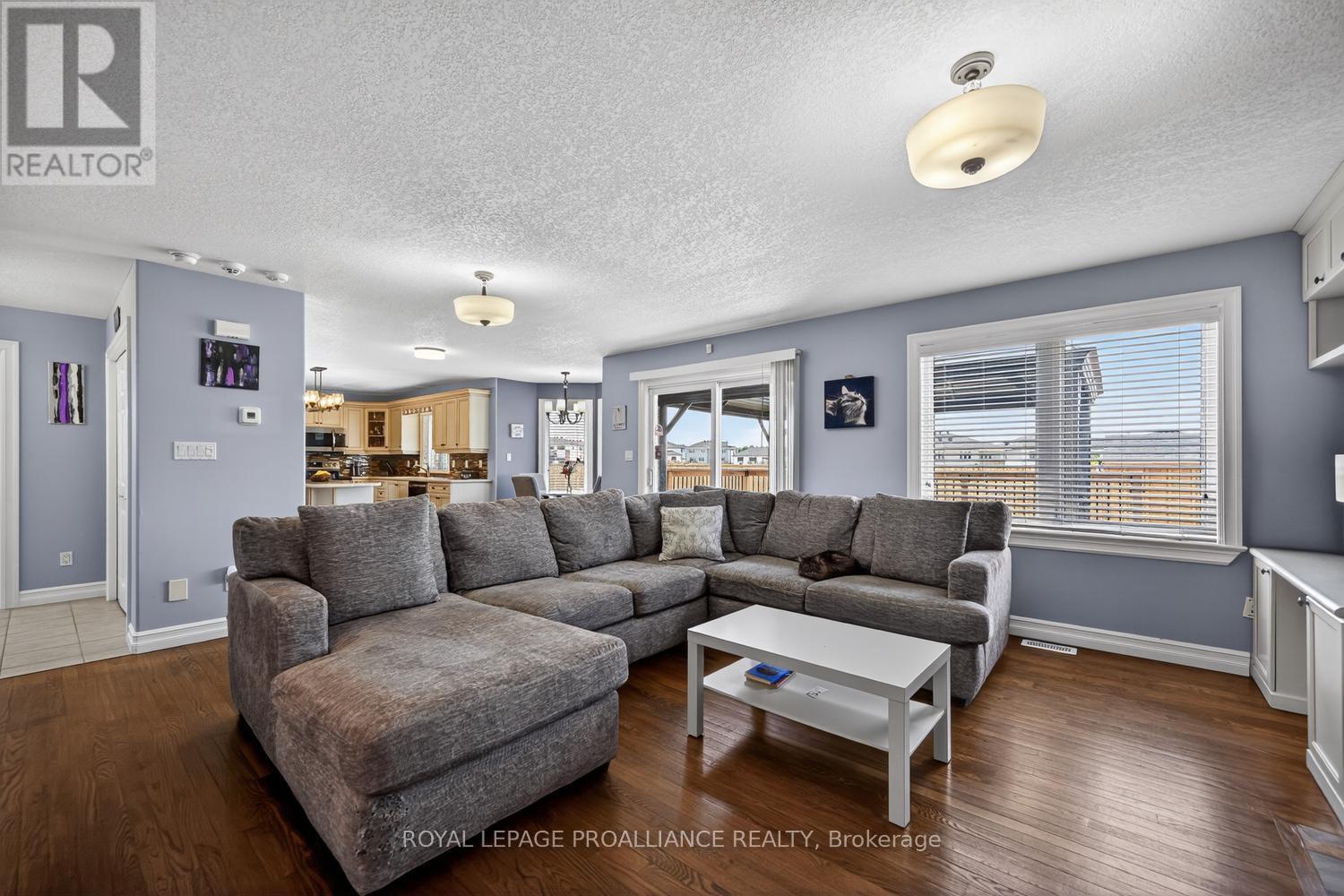 1014 CRESTWOOD DRIVE - 15