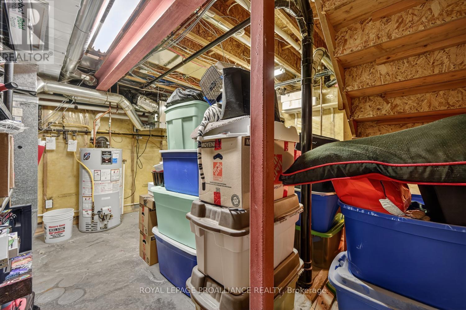 1014 CRESTWOOD DRIVE - 34