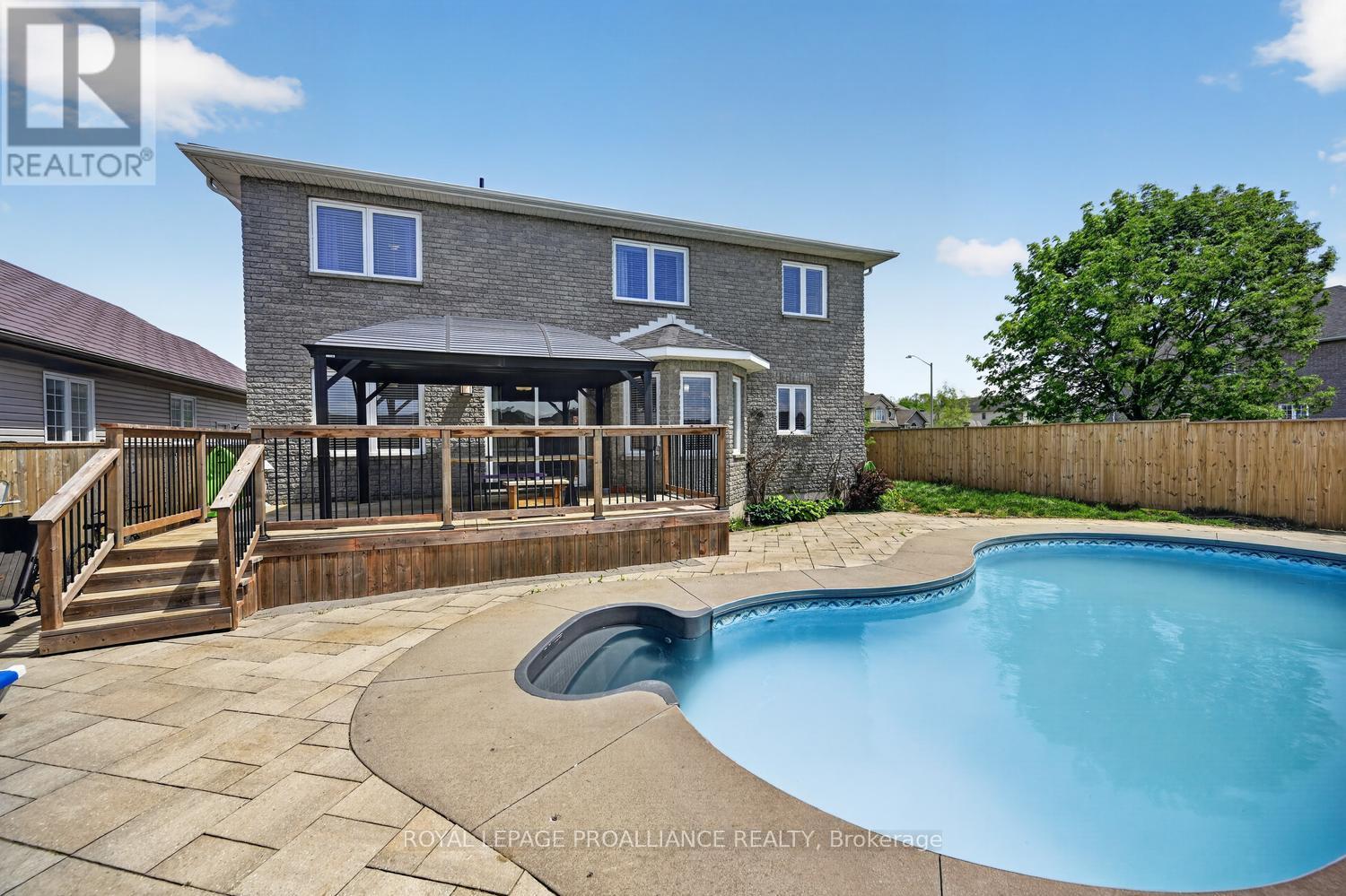 1014 CRESTWOOD DRIVE - Image 37