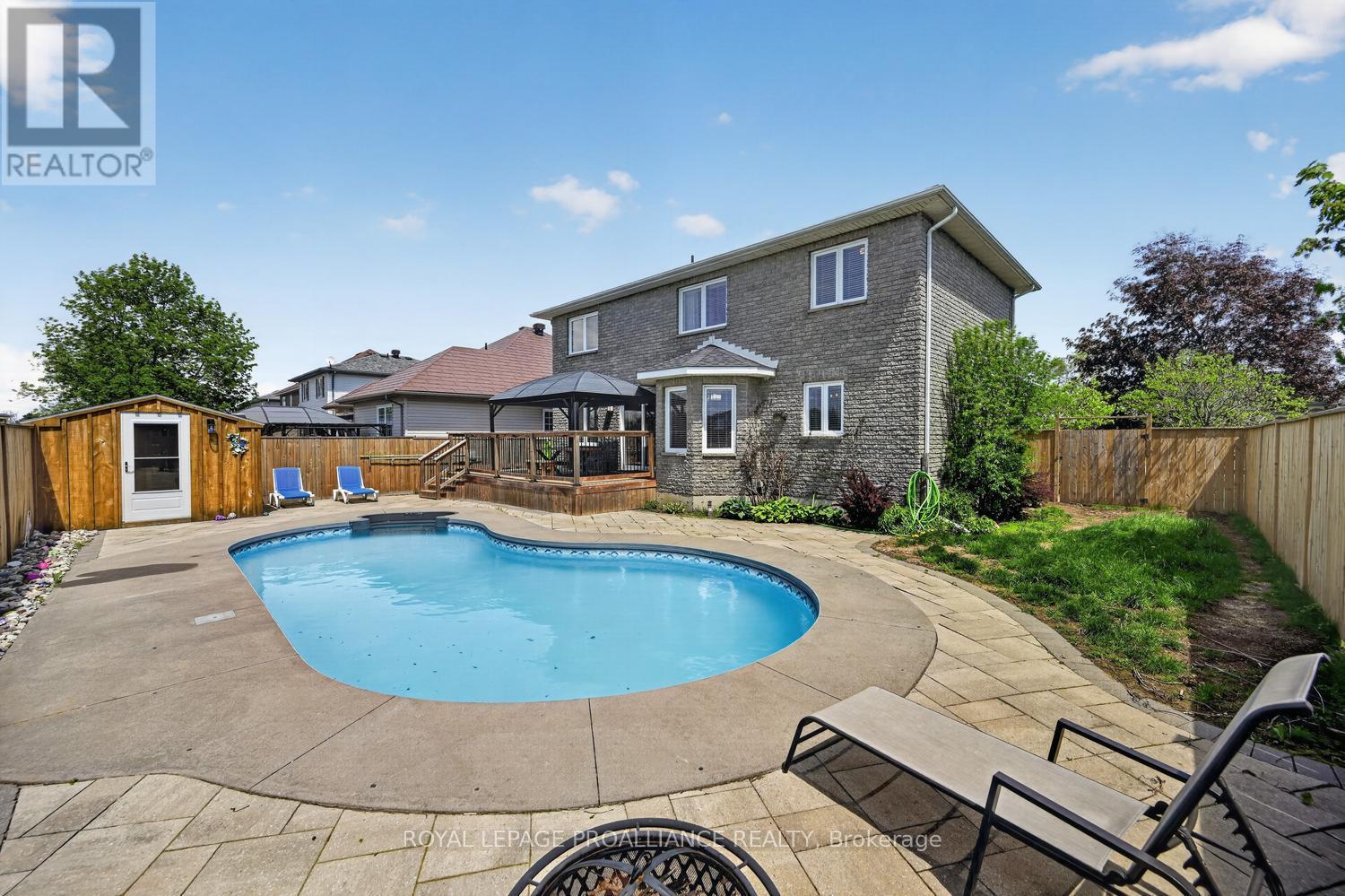 1014 CRESTWOOD DRIVE - 38