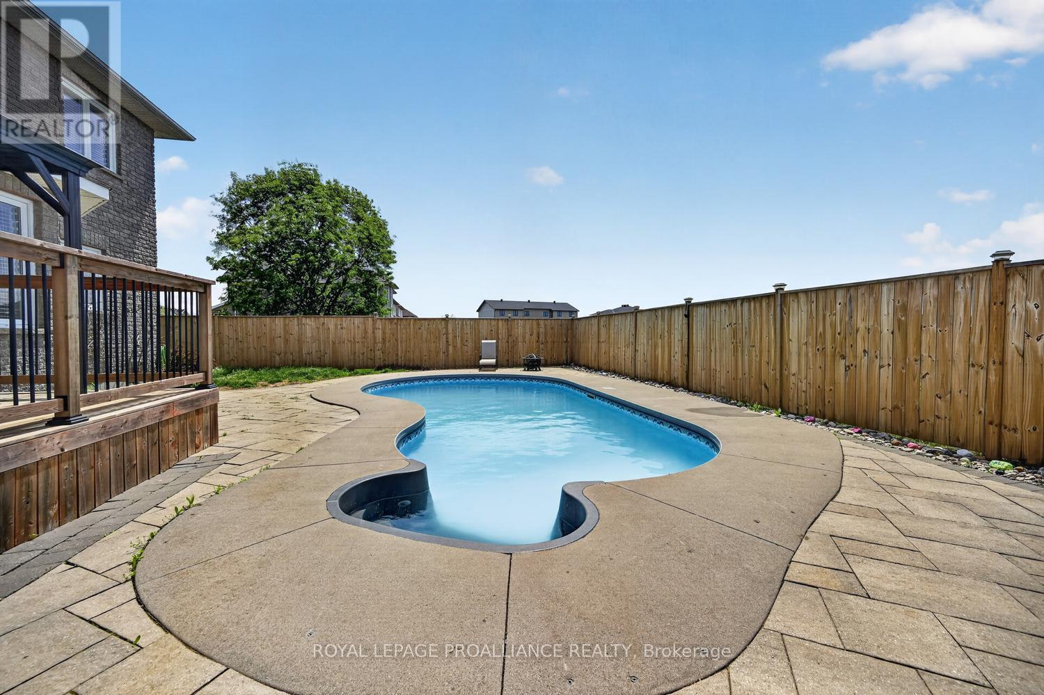 1014 CRESTWOOD DRIVE - Image 40