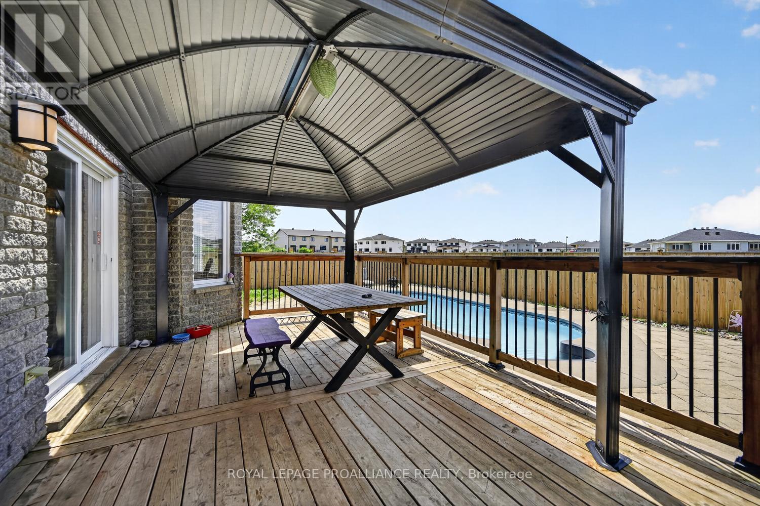 1014 CRESTWOOD DRIVE - Image 41