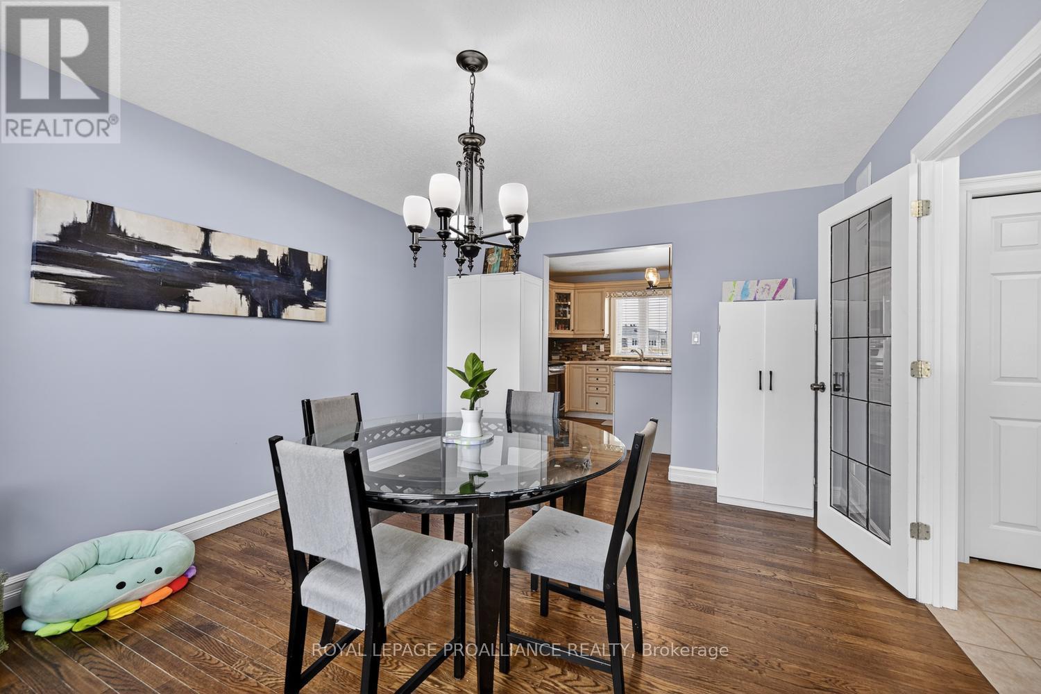1014 CRESTWOOD DRIVE - 6