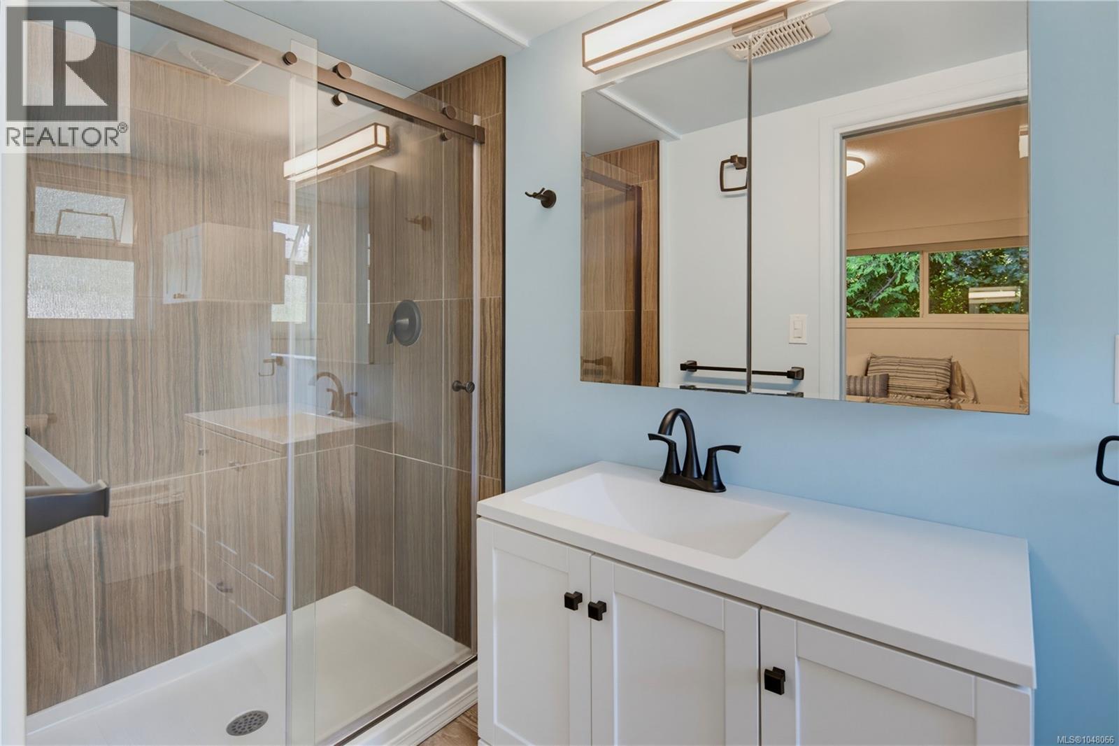 2083 Renfrew Rd - Image 17