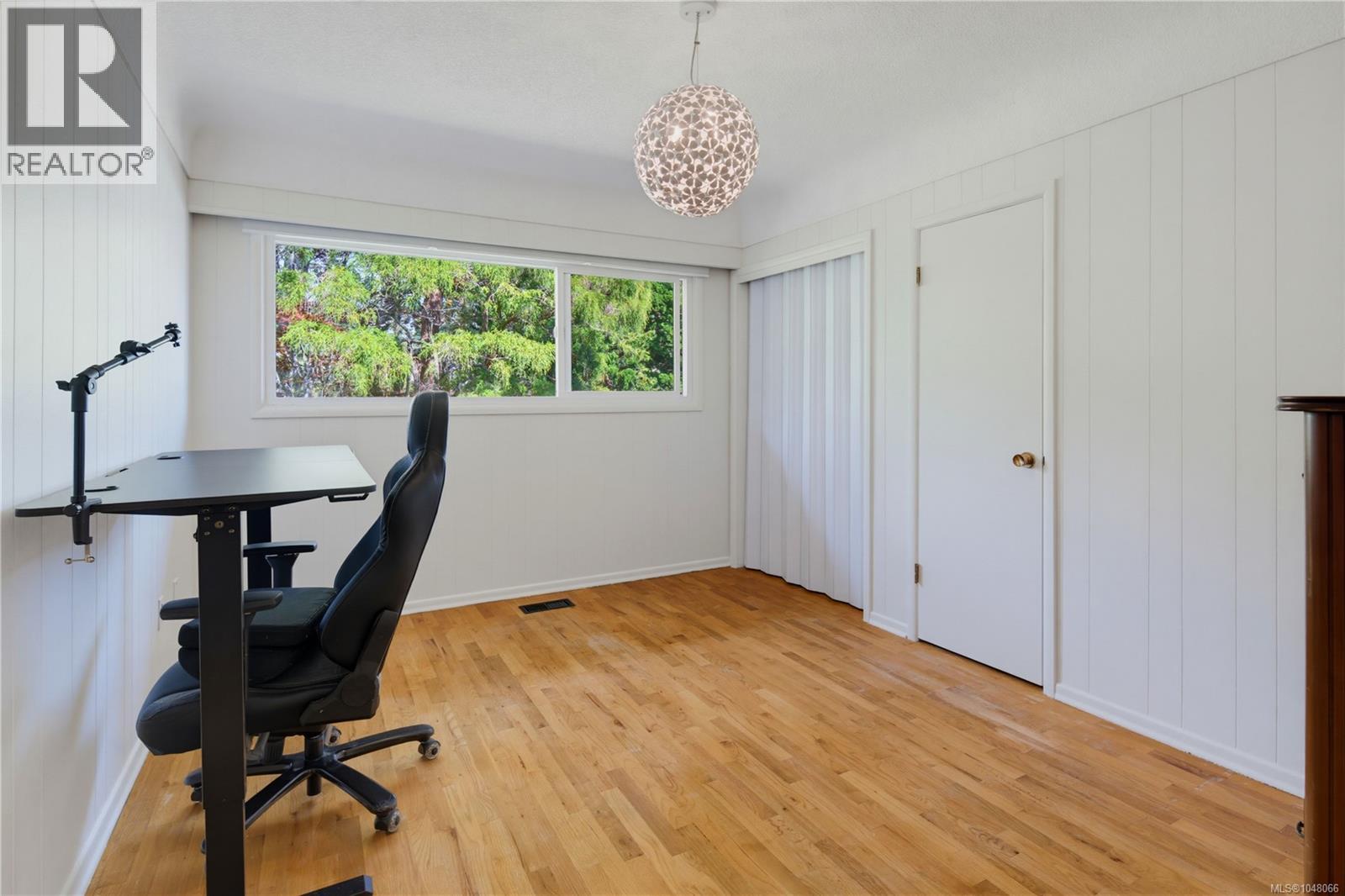 2083 Renfrew Rd - Image 19