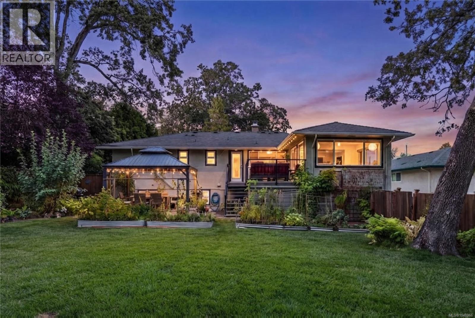 2083 Renfrew Rd - 2