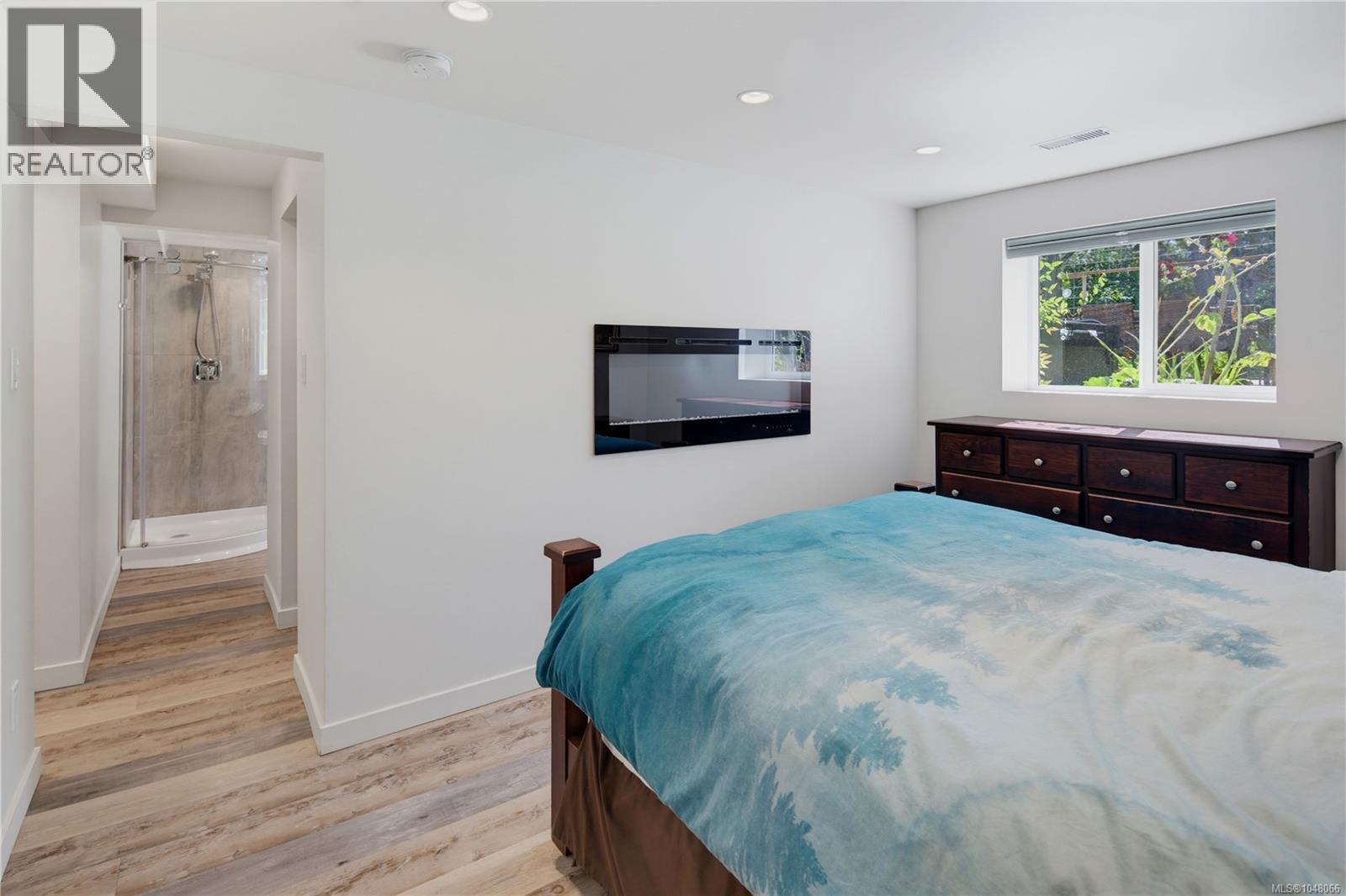 2083 Renfrew Rd - Image 24