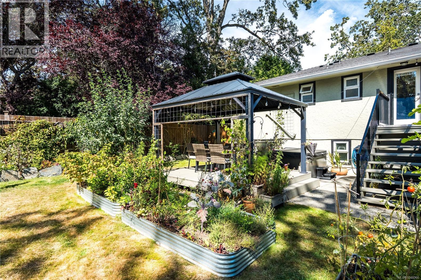 2083 Renfrew Rd - Image 32