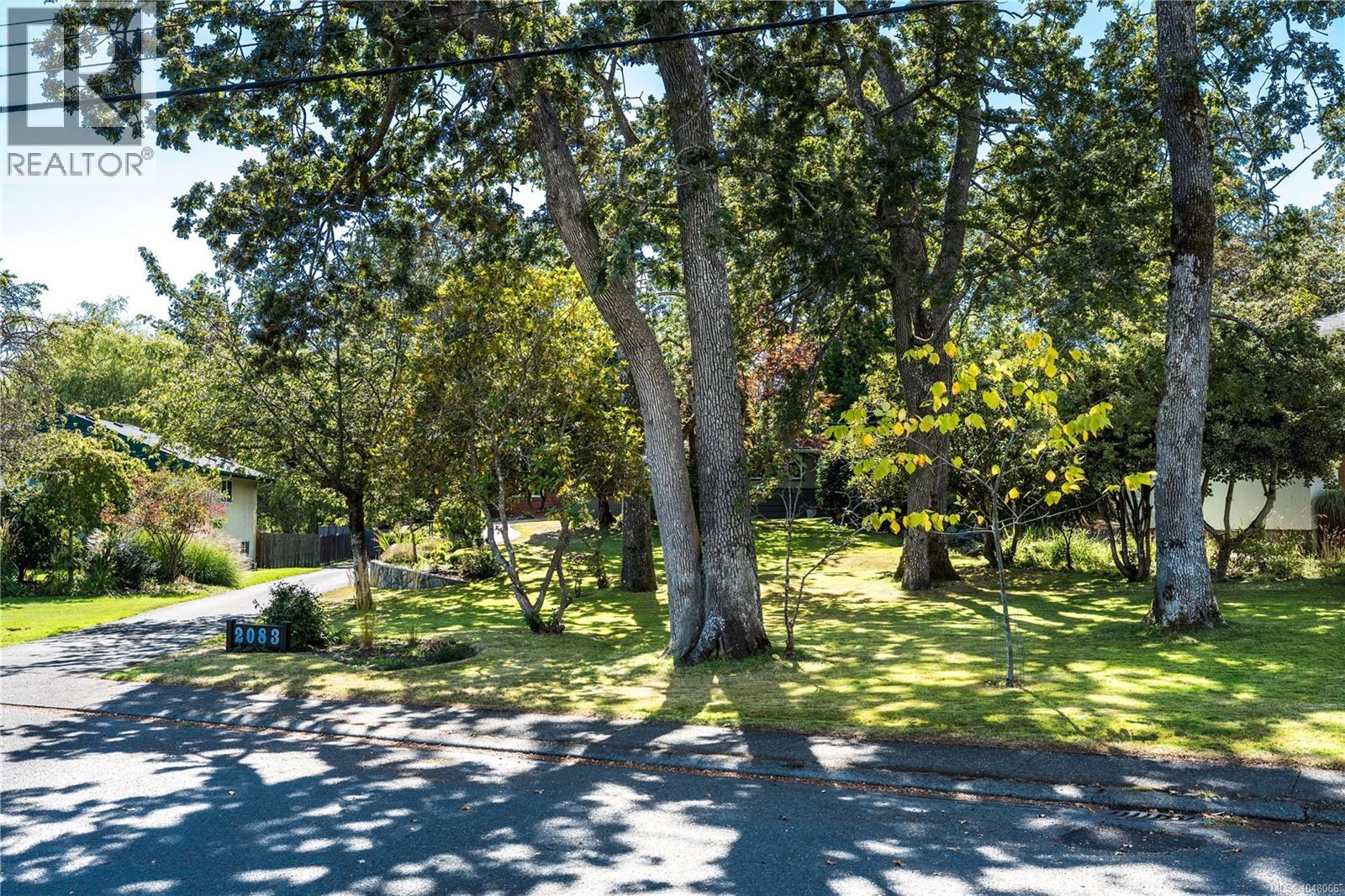 2083 Renfrew Rd - 5