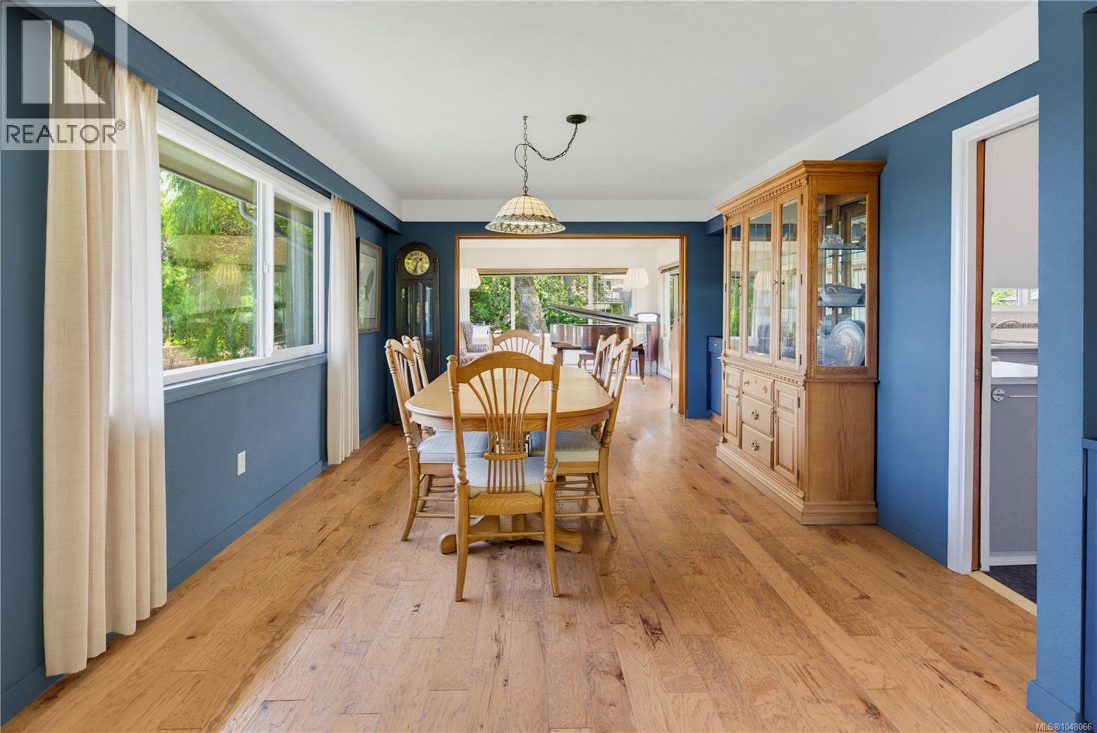 2083 Renfrew Rd - Image 9