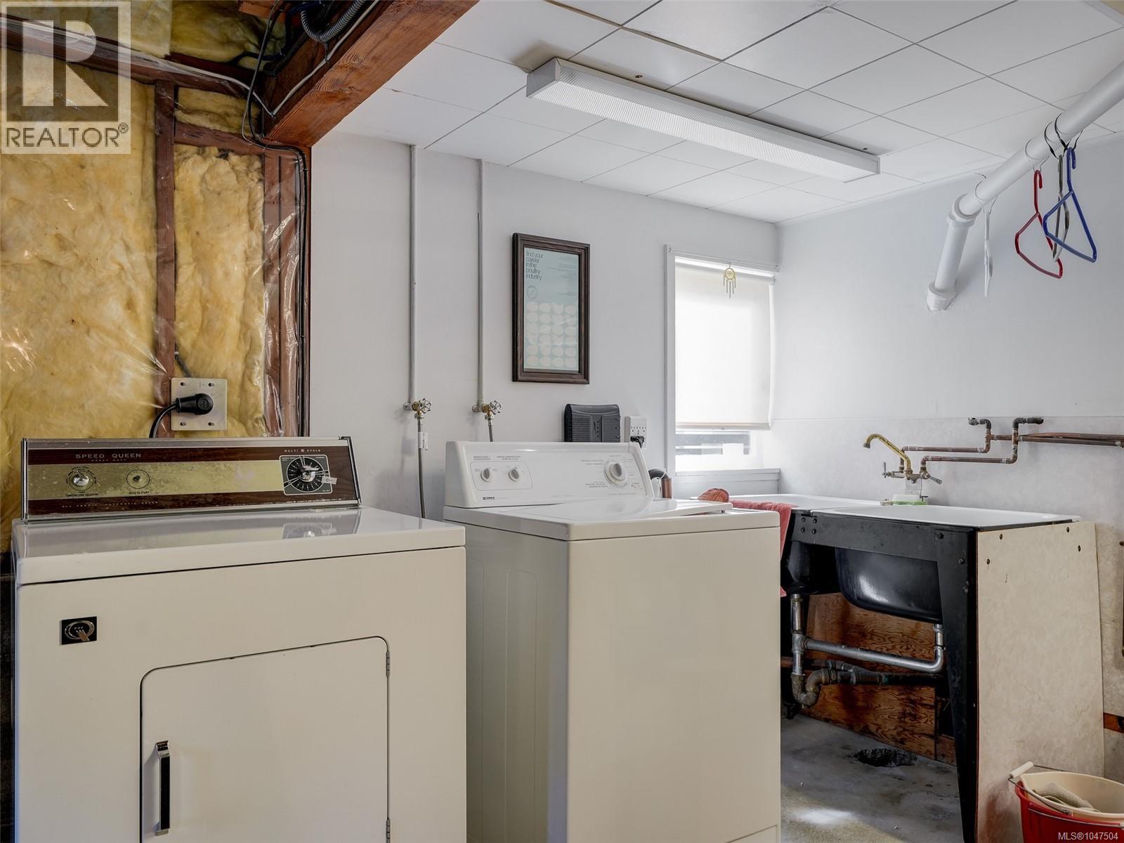 2568 Margate Ave - Image 14