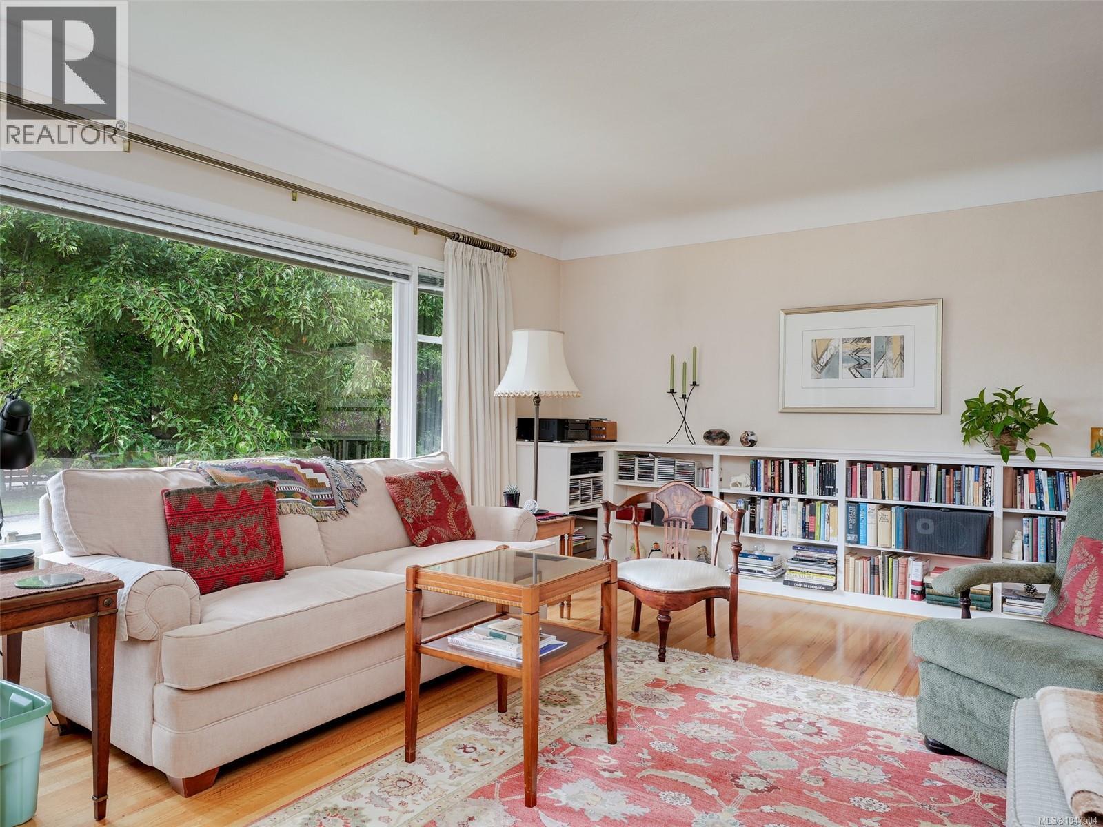 2568 Margate Ave - 2