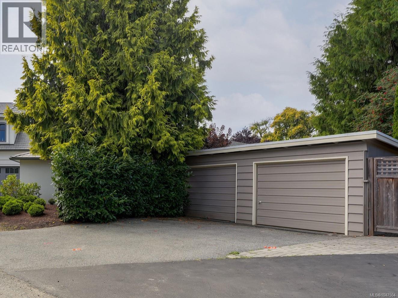 2568 Margate Ave - Image 20