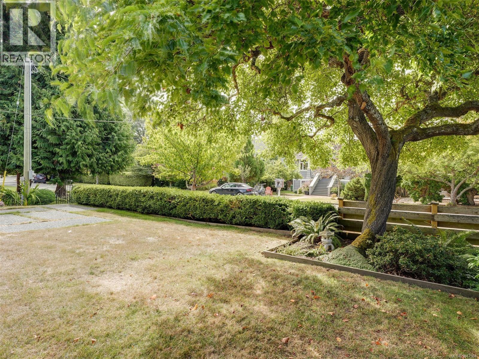 2568 Margate Ave - 23