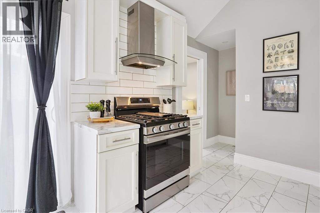 32 ALLAN Avenue - 14