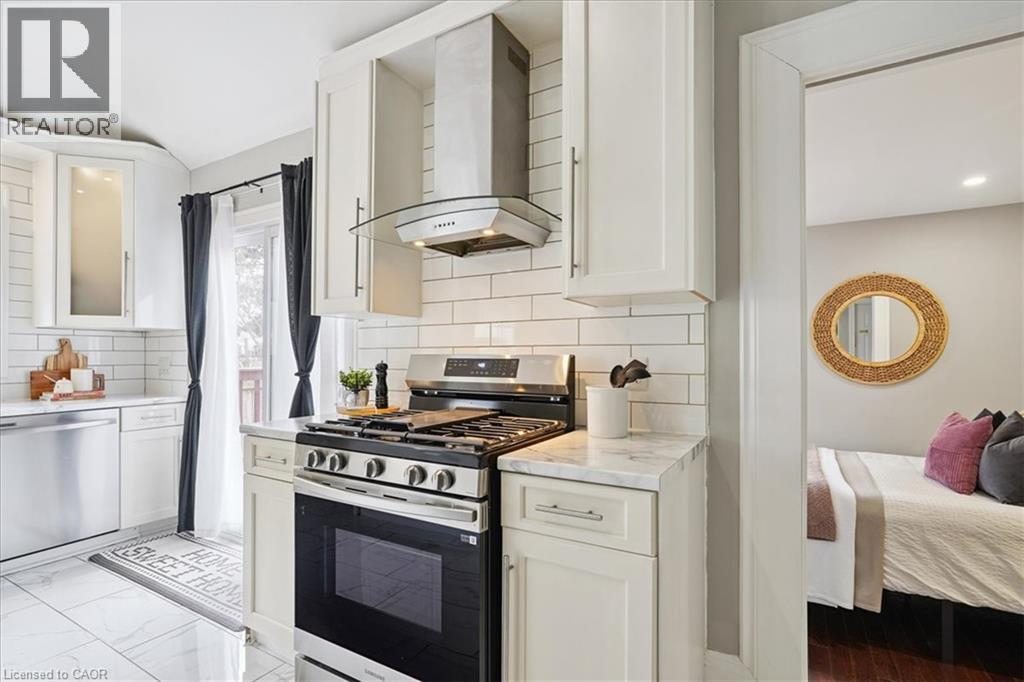 32 ALLAN Avenue - 15