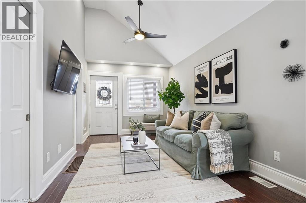 32 ALLAN Avenue - 4