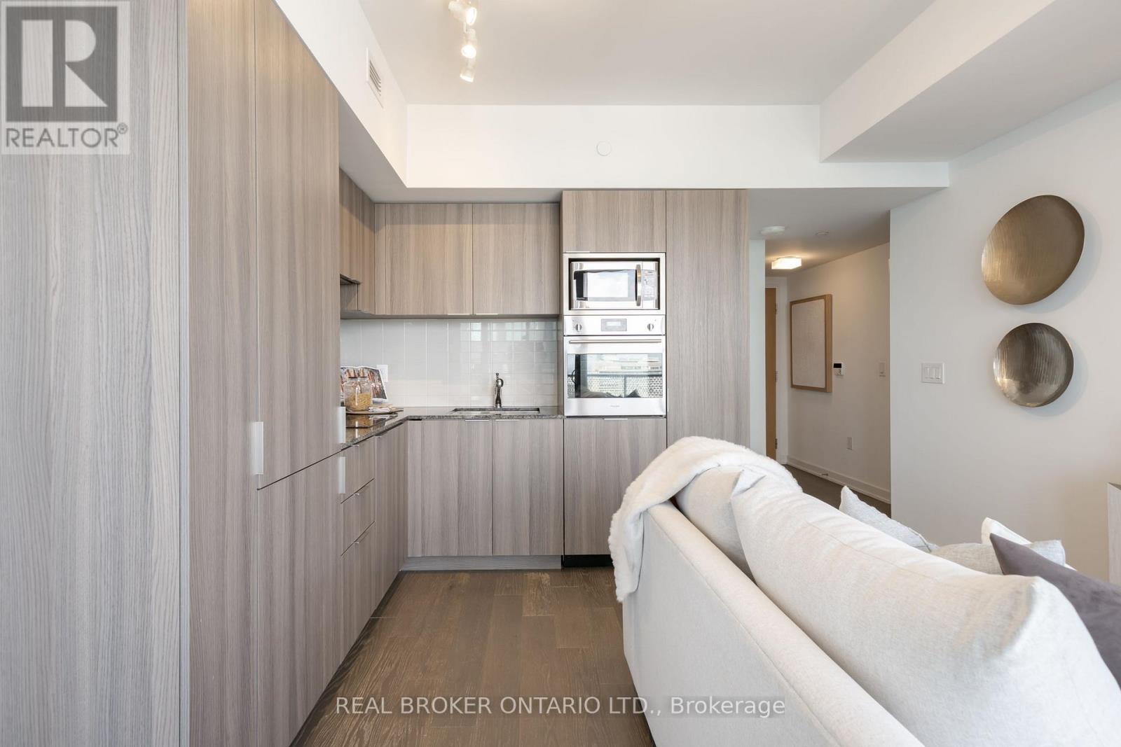#5311 11 WELLESLEY STREET W - 12