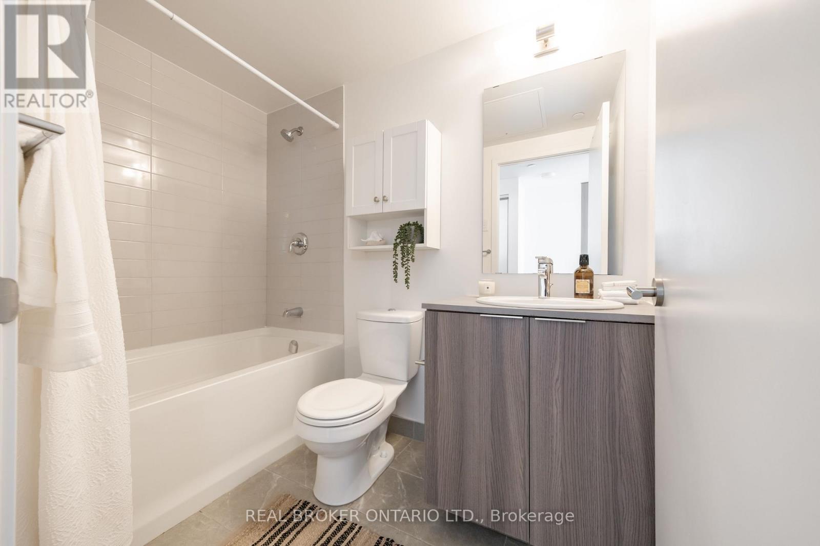 #5311 11 WELLESLEY STREET W - 18
