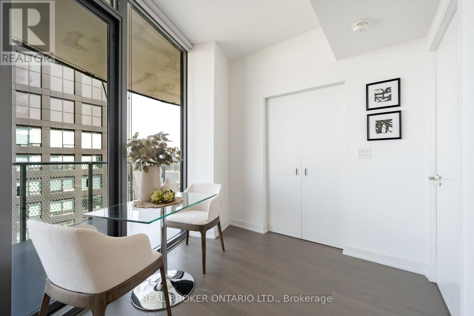 #5311 11 WELLESLEY STREET W - 8