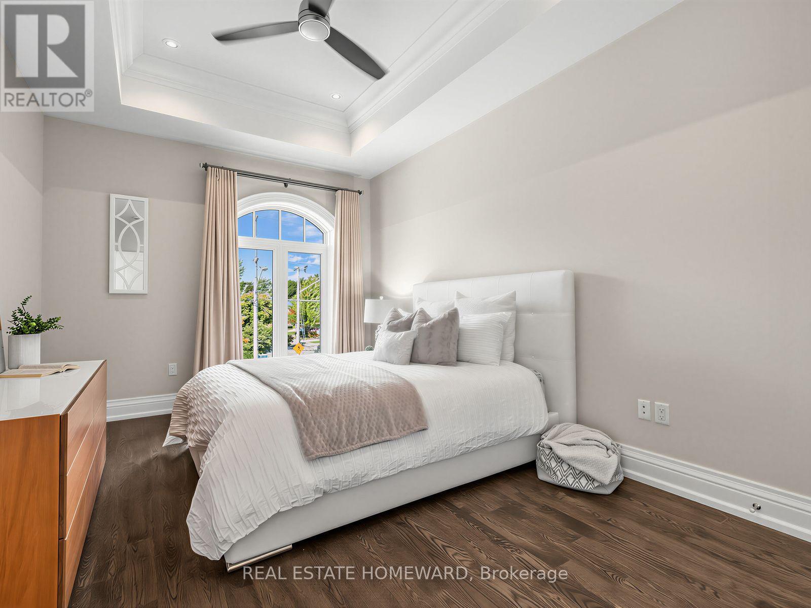 553 BROADWAY AVENUE - 31