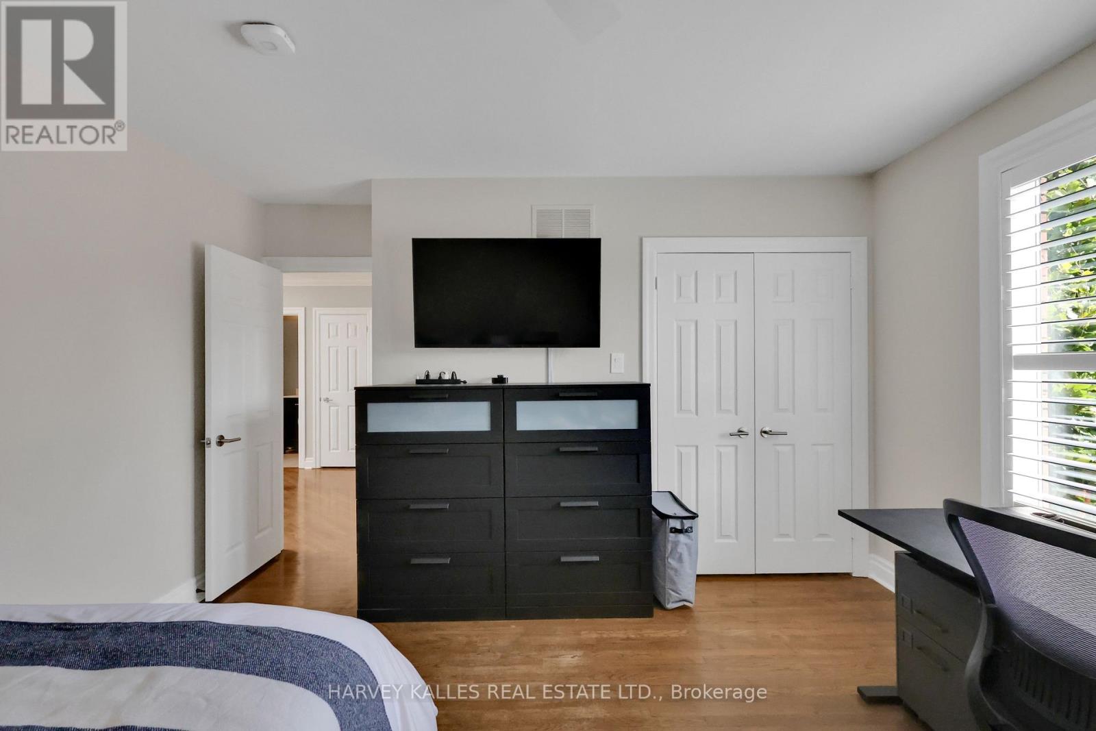 254 YONGE BOULEVARD - Image 33