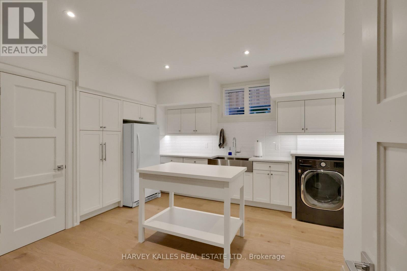 254 YONGE BOULEVARD - Image 42