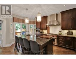 254 Yonge Boulevard, Toronto, ON M5M3J3 Photo 15