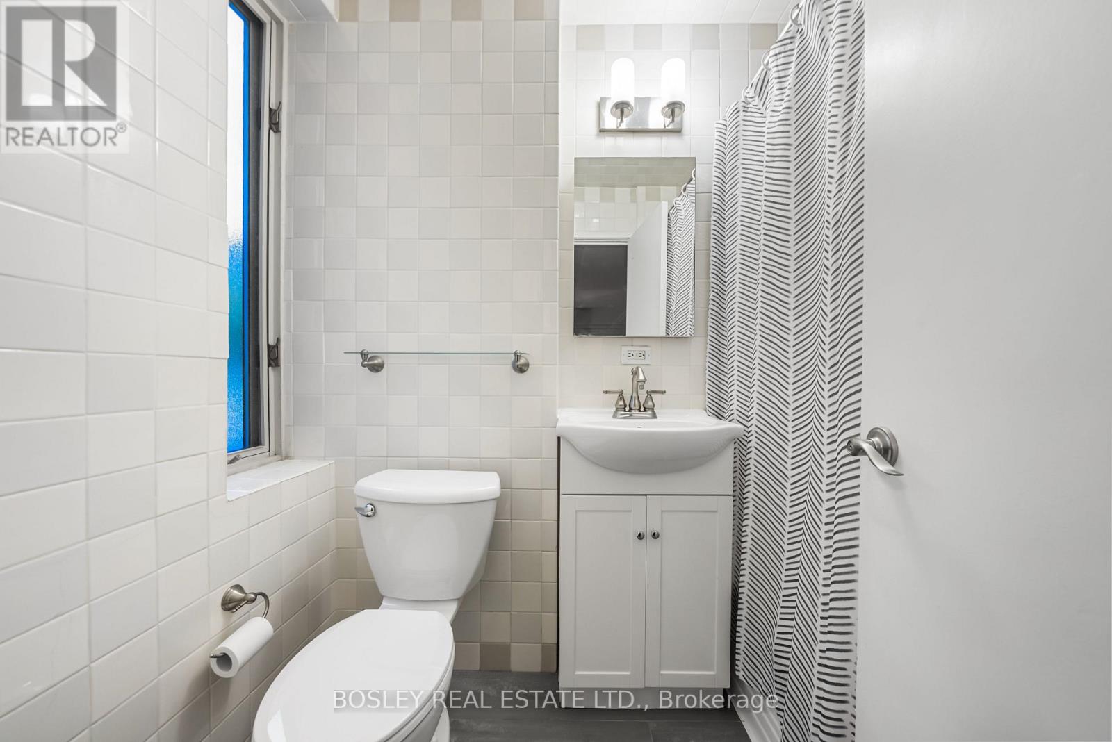 #210 150 FARNHAM AVENUE - 20