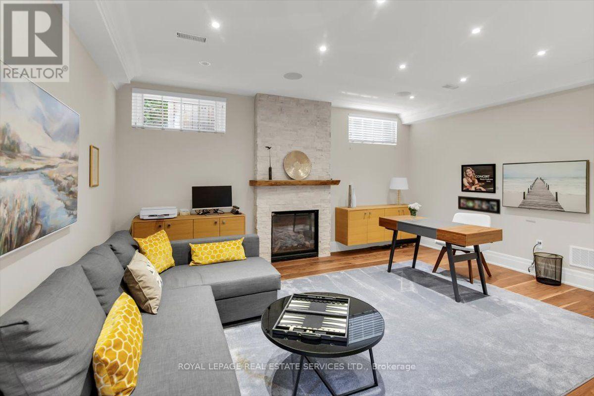 40 DIVADALE DRIVE - 34