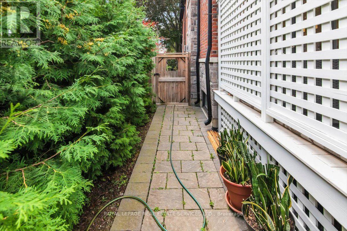 40 DIVADALE DRIVE - 42