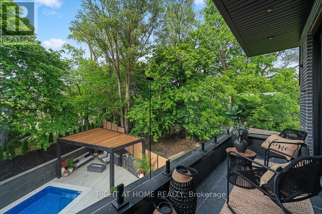 77 WALDER AVENUE - 24