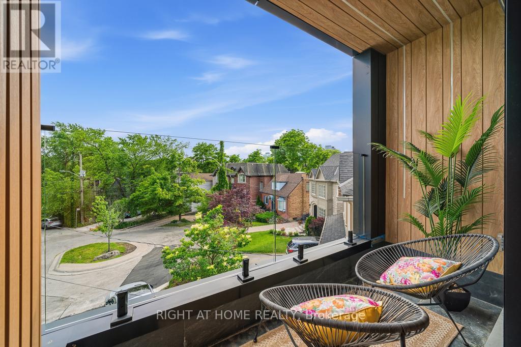 77 WALDER AVENUE - 32