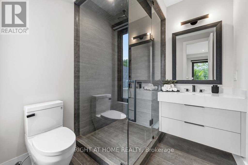 77 WALDER AVENUE - 33