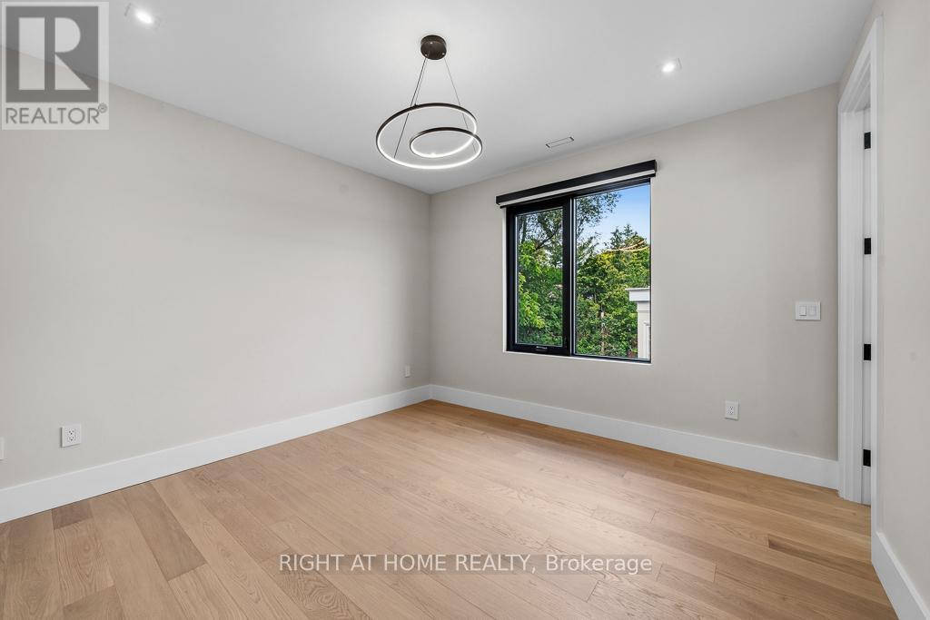 77 WALDER AVENUE - 34