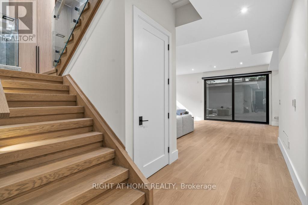 77 WALDER AVENUE - 38