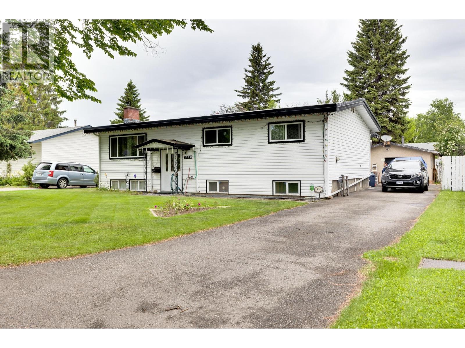 132 MCKENZIE AVENUE — $419,900