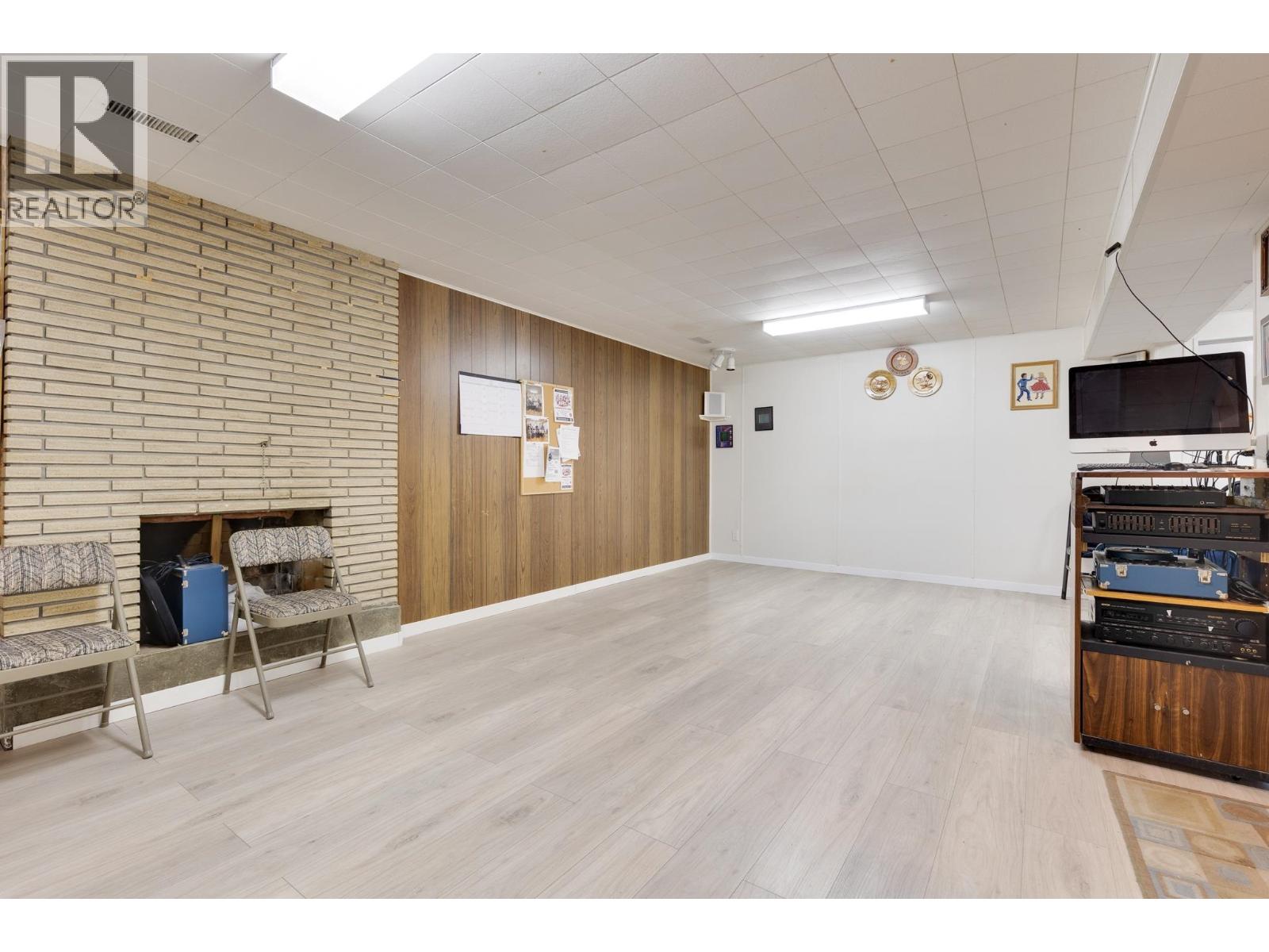 Photo 18 of 32 — 132 MCKENZIE AVENUE · Prince George, BC