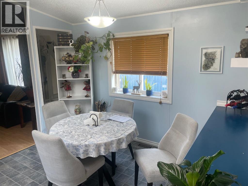 3 Evergreen Village, Whitecourt — photo 4