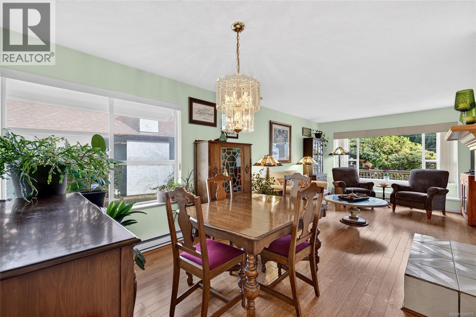 3568 Arbutus Dr S - Image 12