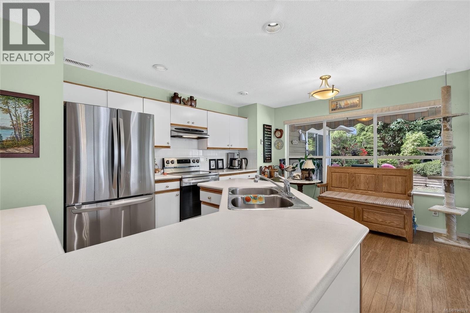 3568 Arbutus Dr S - Image 15
