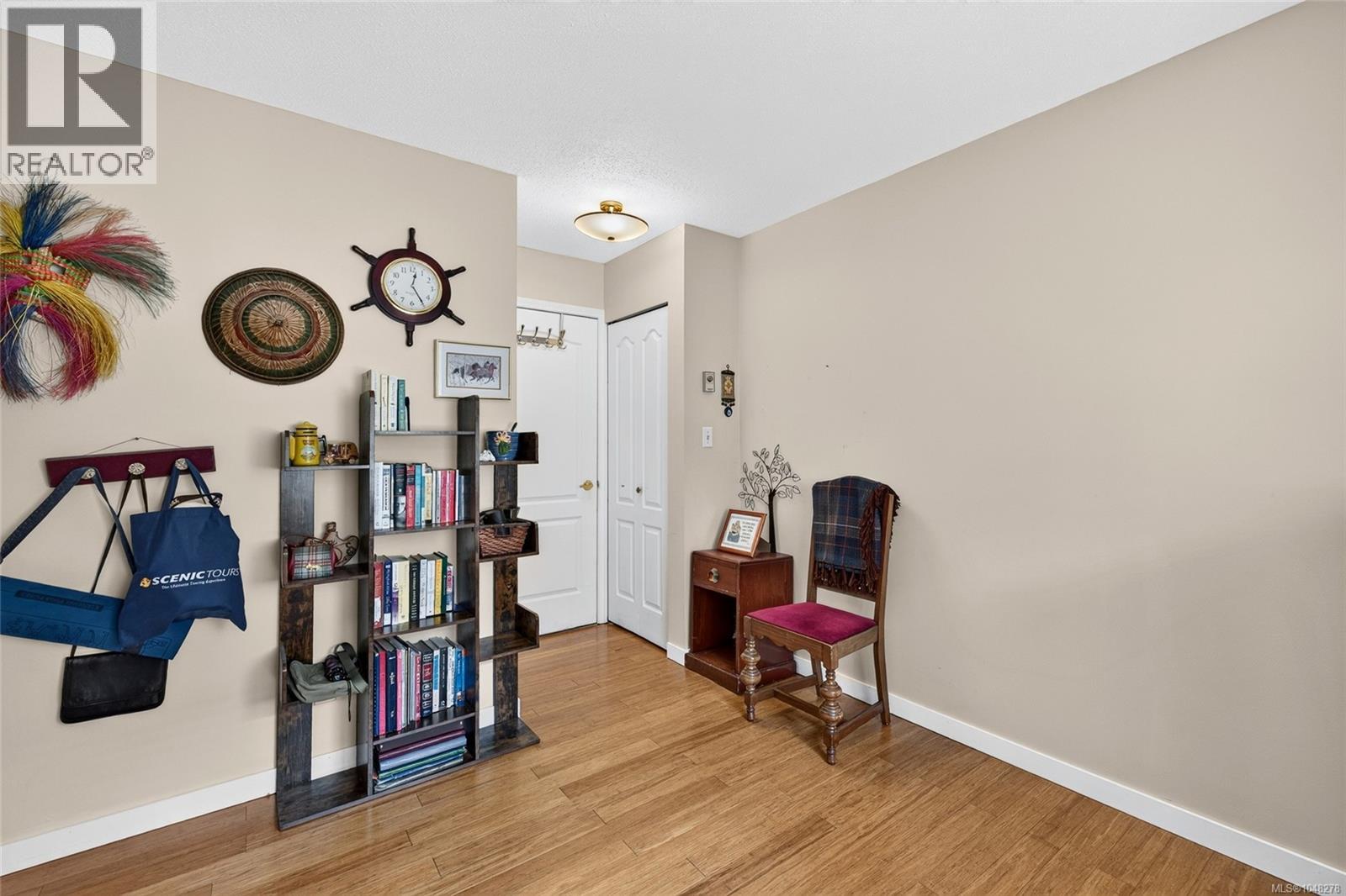 3568 Arbutus Dr S - 23