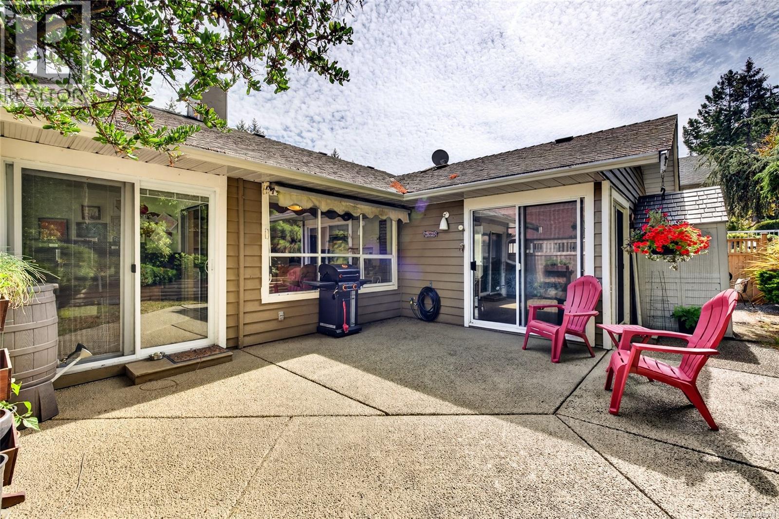3568 Arbutus Dr S - 35