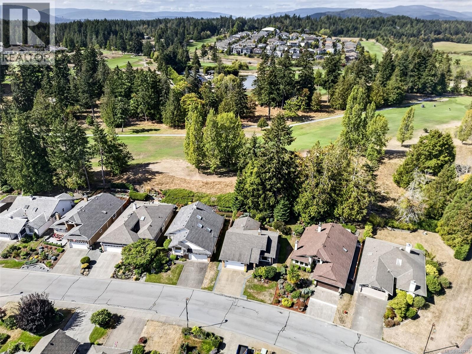 3568 Arbutus Dr S - 4